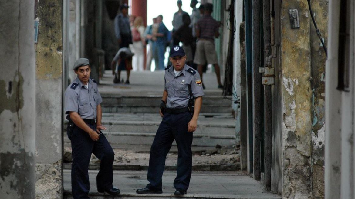 La policía cubana recrudeció la persecución e intimidación contra los familiares de los detenidos por las protestas del 11J (EFE)