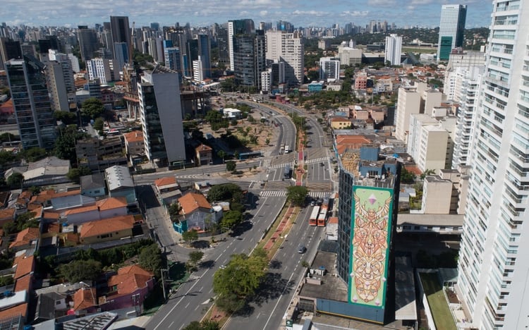 Vista aérea de San Pablo en el primer día de cuarentena estatal (Reuters)