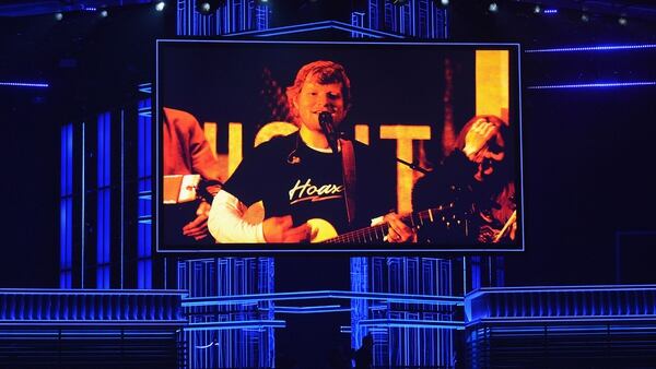 Ed Sheeran, el gran ganador de la noche, envió un video de agradecimiento (Ethan Miller/Getty Images/AFP)