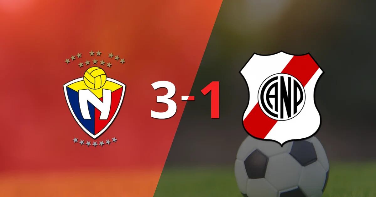 El Nacional won 3-1 and qualified for the second phase
