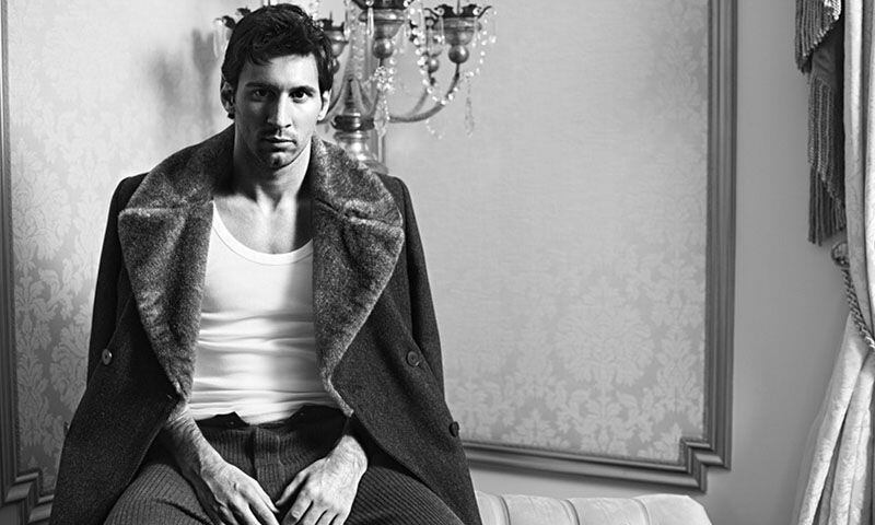 Lionel Messi fue la cara de la firma de alta costura Dolce & Gabbana e incluso modeló en 2013 para la marca durante la Semana de la Moda en Milán