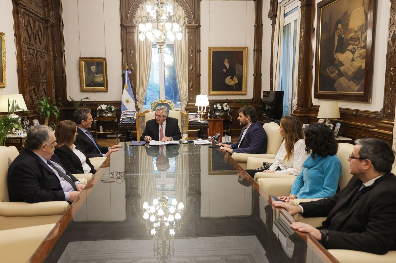 Sin acto oficial, Alberto Fernanández promulgó la Ley de Alivio Fiscal