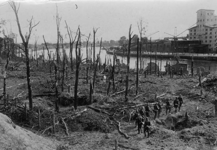 Westerplatte tras el fin de la batalla (Bundesarchiv)