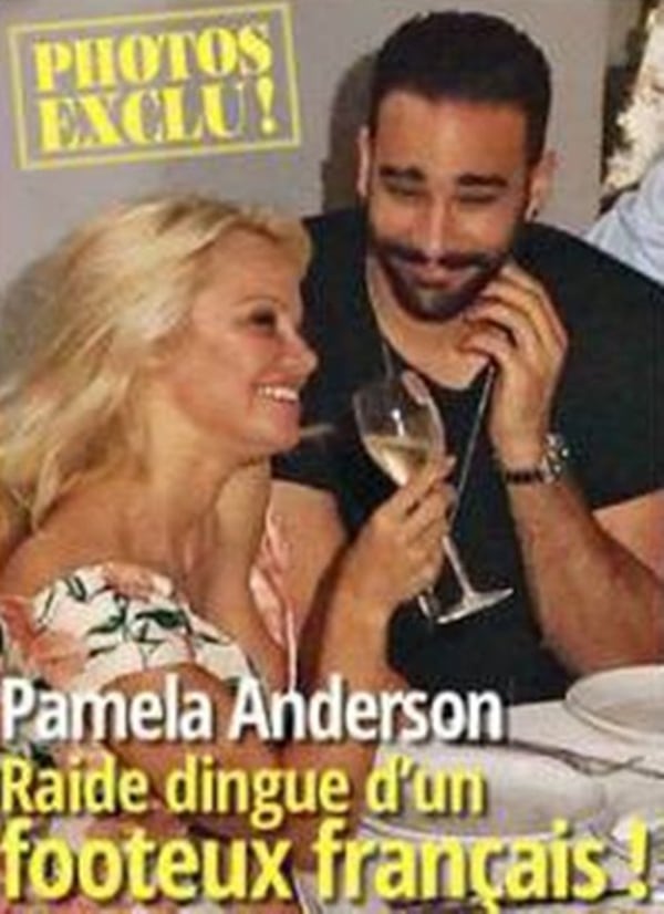 El romance entre Adil Rami y Pamela Anderson fue tapa de revista en Europa