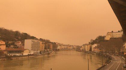 El cielo de Francia se tiñó de amarillo debido a una ola de arena del Sahara