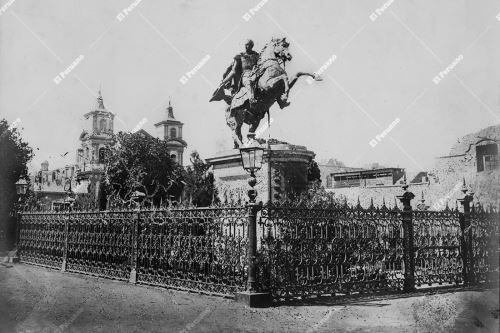 Estatua en honor a Simón Bolívar. Foto: El Peruano