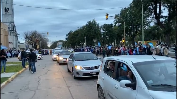 Otra imagen de la movilización en la ciudad santafesina de Avellaneda