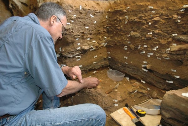 El profesor Christopher Hensilwood, el arqueólogo al frente del equipo que hizo el descubrimiento, dirige el Centro de Estudios de Conducta Temprana del Homo Sapiens en la Universidad de Bergen, Noruega