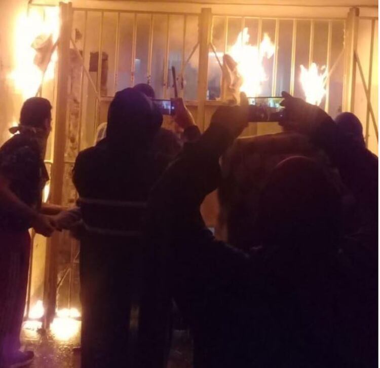 Incendio en Devoto: los presos filman el fuego que ellos mismos iniciaron.