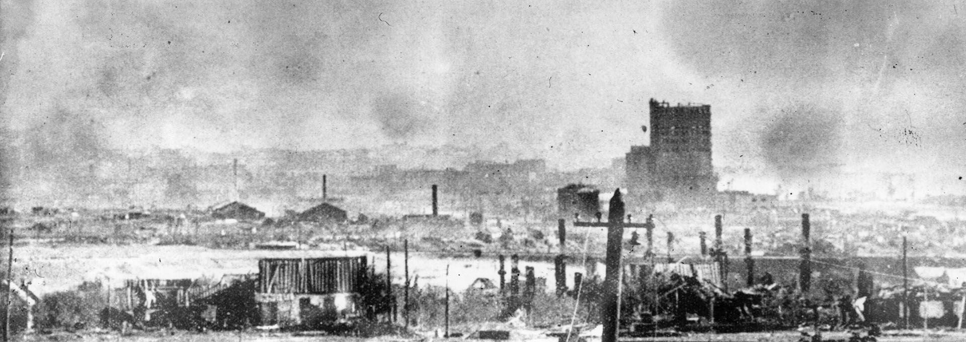 Imagen del 16 de octubre de 1942:  un suburbio industrial de Stalingrado converdido en trinchera (Photo by Keystone/Getty Images)