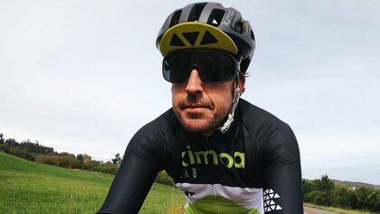 Fernando Alonso tuvo un accidente mientras entrenaba en bicicleta en Lugano, Suiza (@fernandoalo_oficial)