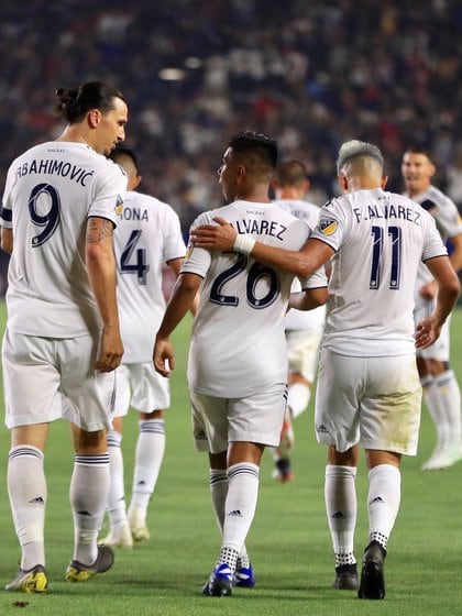 Efraín Álvarez y Zlatan Ibrahimovic compartieron vestidor en el Galaxy durante el 2019 (Foto: Instagram/@efra_26)