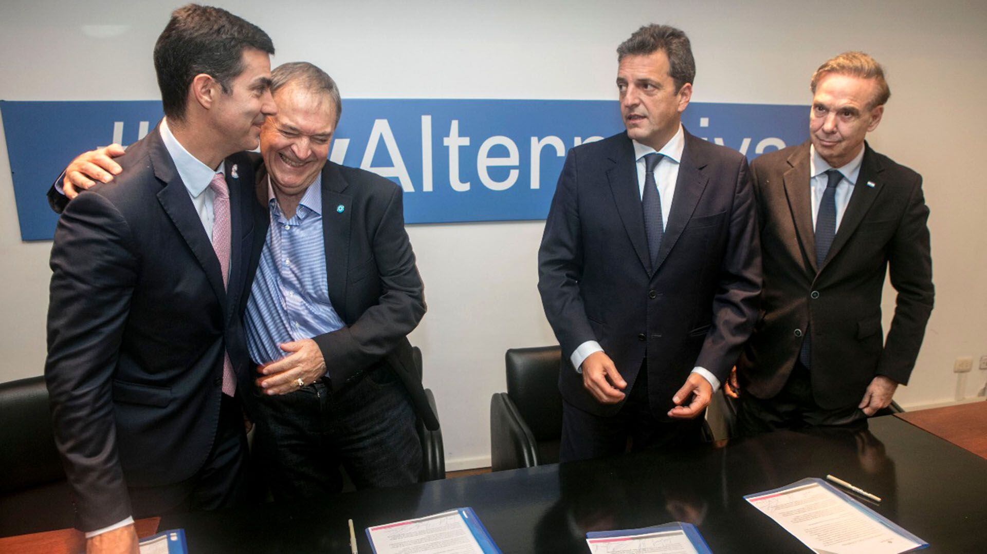 Schiaretti junto a Massa, Urtubey y Pichetto en 2019 cuando finalmente no lanzaron el frente electoral 
