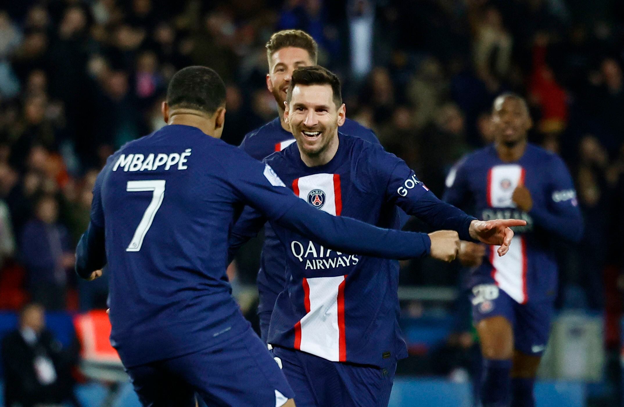 Mbappé y Messi se encuentran en su mejor momento de conexión y se refleja en el arco rival (Foto: Reuters)