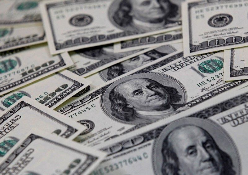 Billetes estadounidenses de cien dólares. REUTERS/Lee Jae-Won/Archivo
