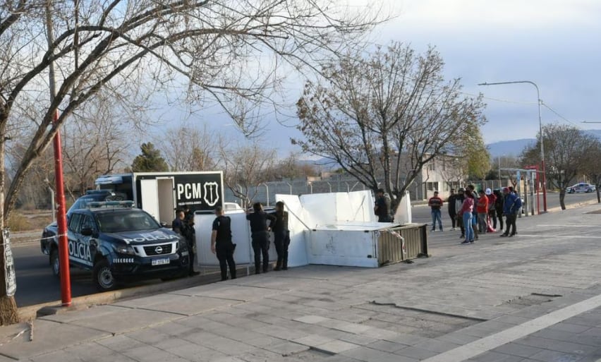 El puesto de diarios que se cayó en Mendoza