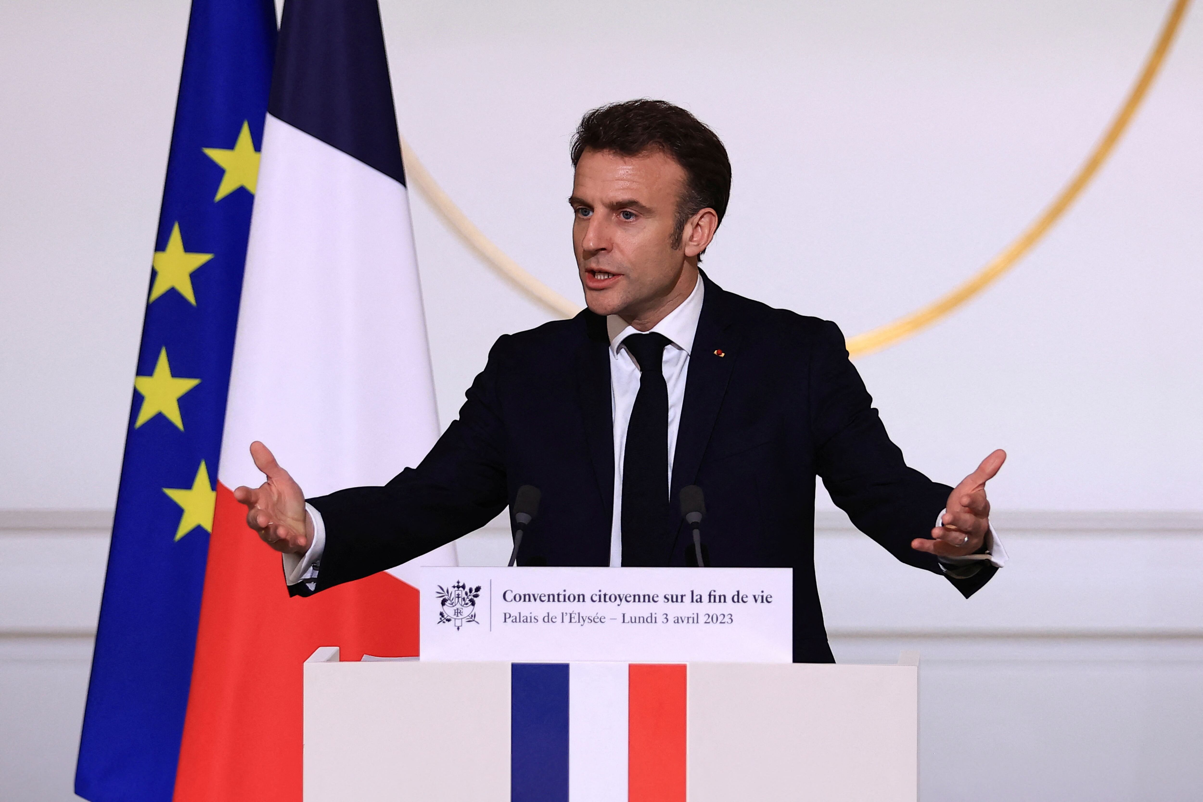 El presidente francés, Emmanuel Macron, en el Palacio del Elíseo en París, Francia 3 de abril 2023.  Aurelien Morissard/Pool vía REUTERS/Archivo