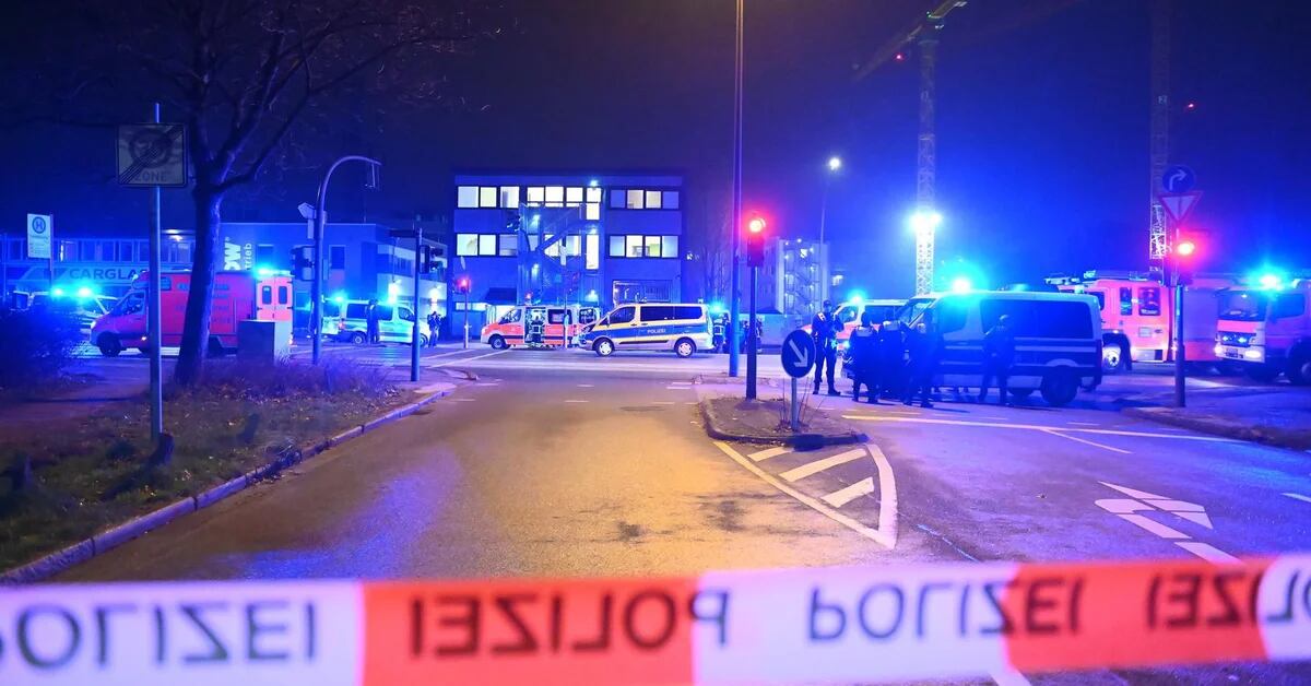 At least six people were killed in a shooting in a Hamburg church: the police are looking for the attackers