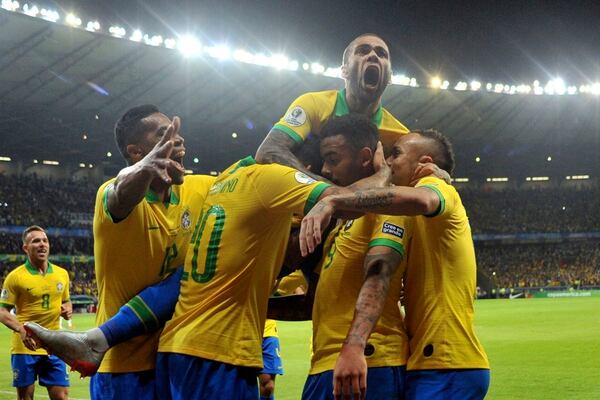 Resultado de imagen de Brasil vs PerÃÂº: La Canarinha va por el tÃÂ­tulo y un rÃÂ©rÃ©cord en Copa AmÃÂ©rica