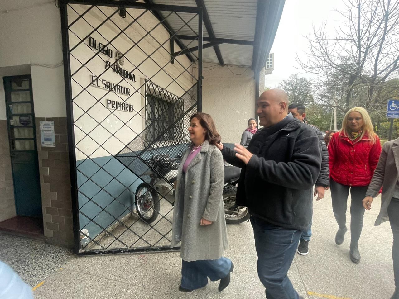 Juan Manzur llega a votar en Tucumán