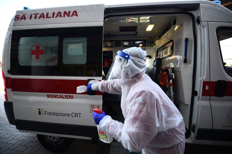 En Italia sigue bajando el número de contagios (REUTERS/Massimo Pinca)