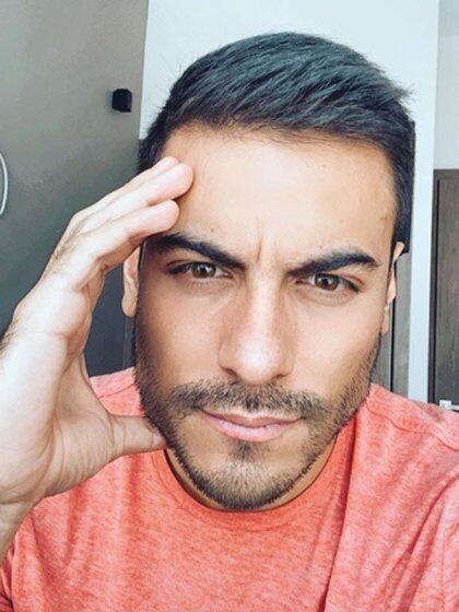 Rivera no ha revelado el nombre del resto de los temas en Si fuera mía, pero afirmó que todas “son muy especiales” para él. (Foto: Instagram de Carlos Rivera)