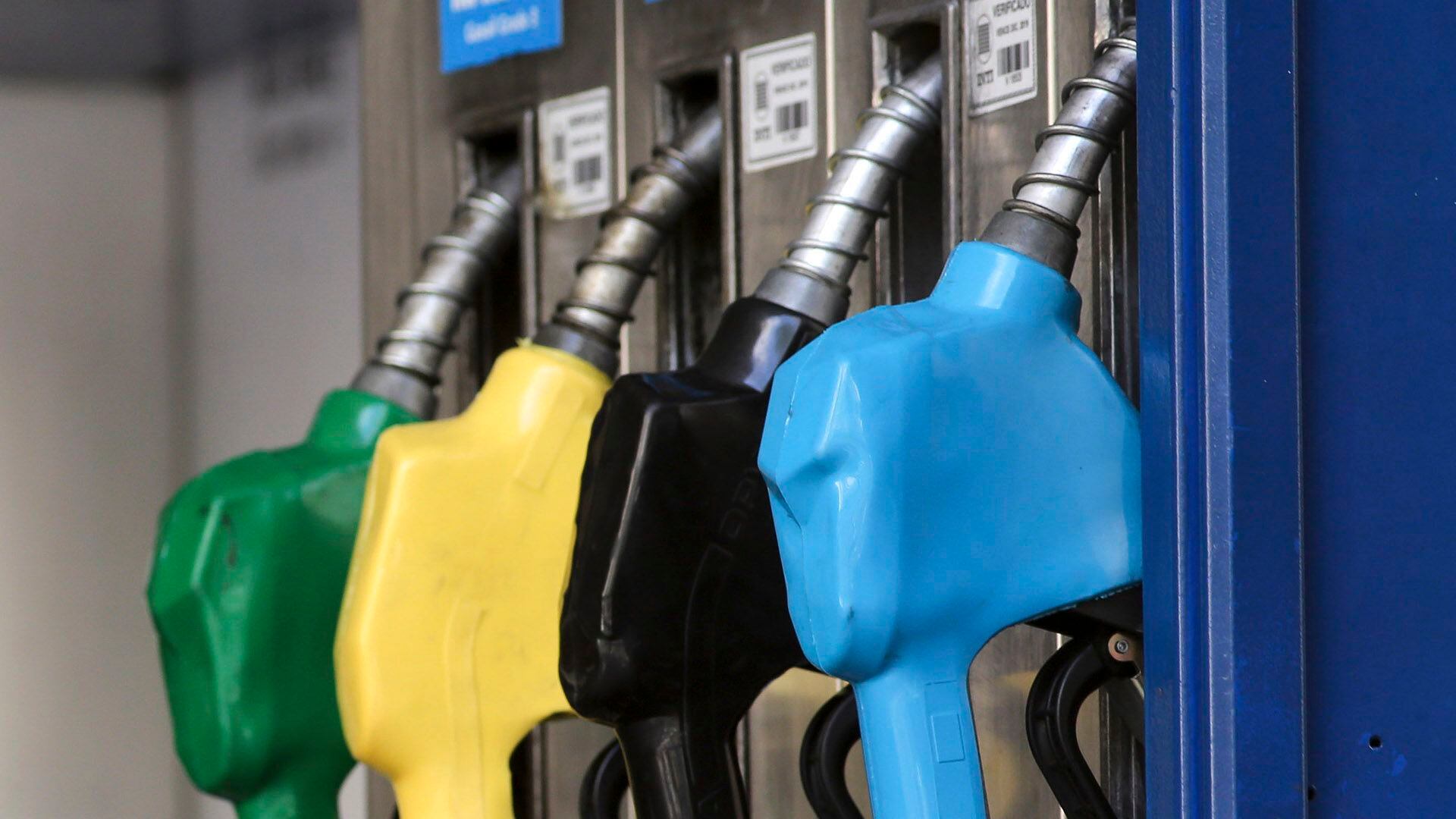 En el sector indicaron que hay un atraso del 10% y el 12% en los precios de los combustibles 