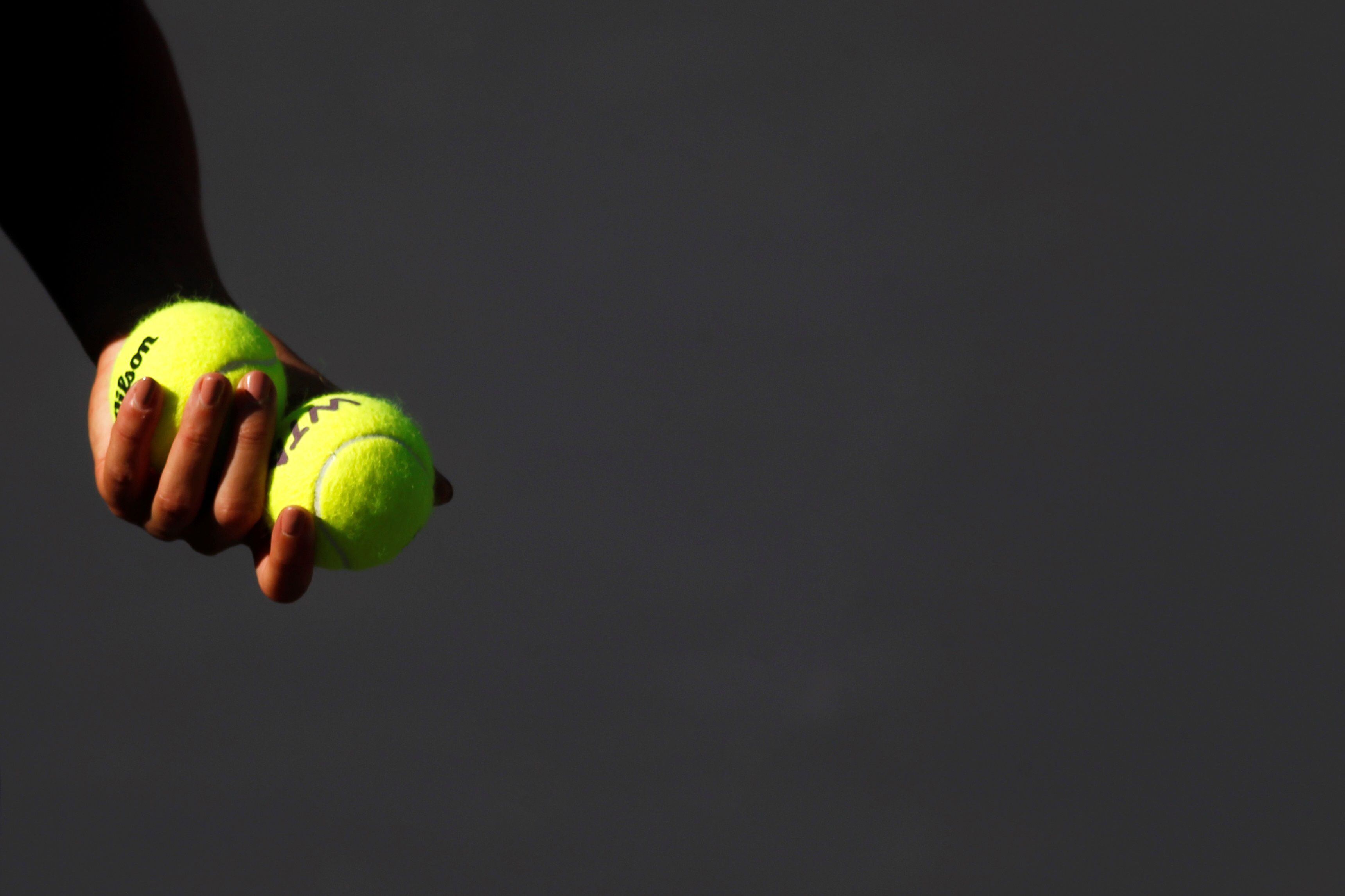 Imagen de archivo de dos bolas de tenis. EFE/ Francisco Guasco 