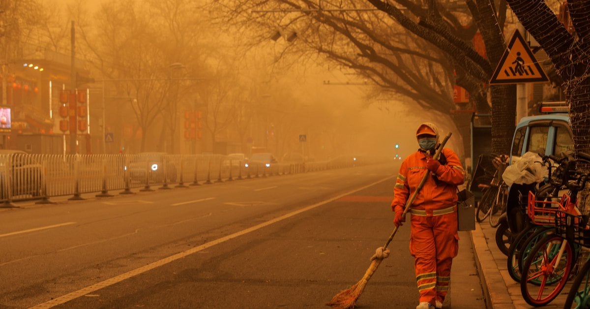 Beijing’s Apocalyptic Landscape: Wrapped in a Pollution of Contamination and Used by an Arena Tower
