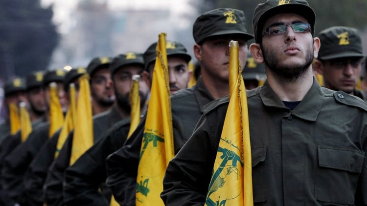 Militantes del grupo terrorista libanés Hezbollah, apoyado por Irán
