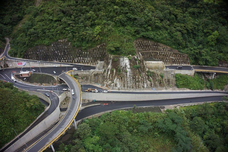 Gustavo Petro announced the possibility of nationalizing the road to the plain given the frequent inconveniences in the road corridor - credit Colprensa