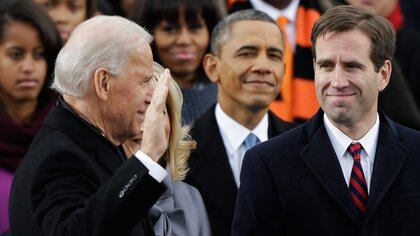 Joe Biden, al jurar como vicepresidente de Barack Obama