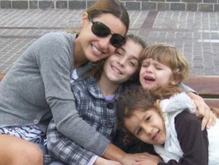 Pampita, junto a sus hijos y sus sobrinos (Instagram)