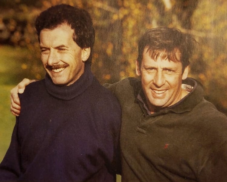 Macri con su amigo y compañero en el Colegio Cardenal Newman José Torello, hoy asesor presidencial, 20 años atrás.