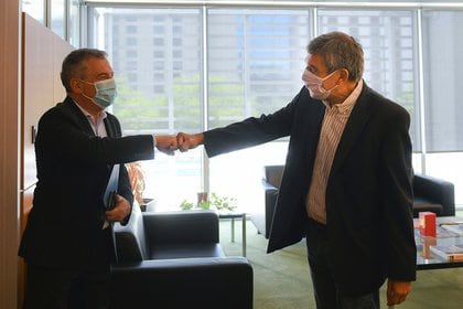 Sergio Urribarri junto a Roberto Salvarezza, ministro de Ciencia y Tecnología