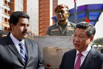 Xi Jinping y Nicolás Maduro. Foto: REUTERS/Carlos Garcia Rawlins