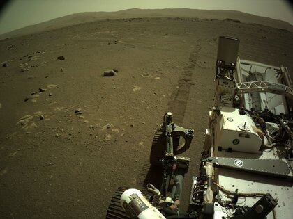 El rover Perseverance de la NASA grabó esta semana un audio de sí mismo circulando sobre la superficie del Planeta Rojo, agregando una dimensión completamente nueva a la exploración de Marte - NASA/JPL-CALTECH
