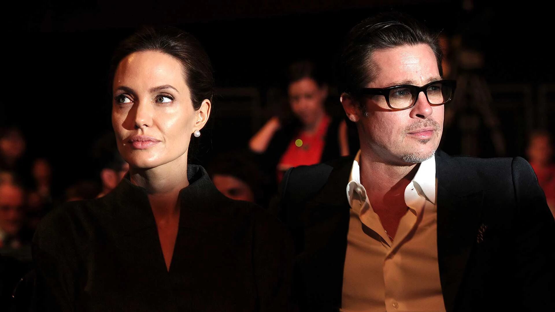 Entre sombras: Angelina Jolie y Brad Pitt (AFP)