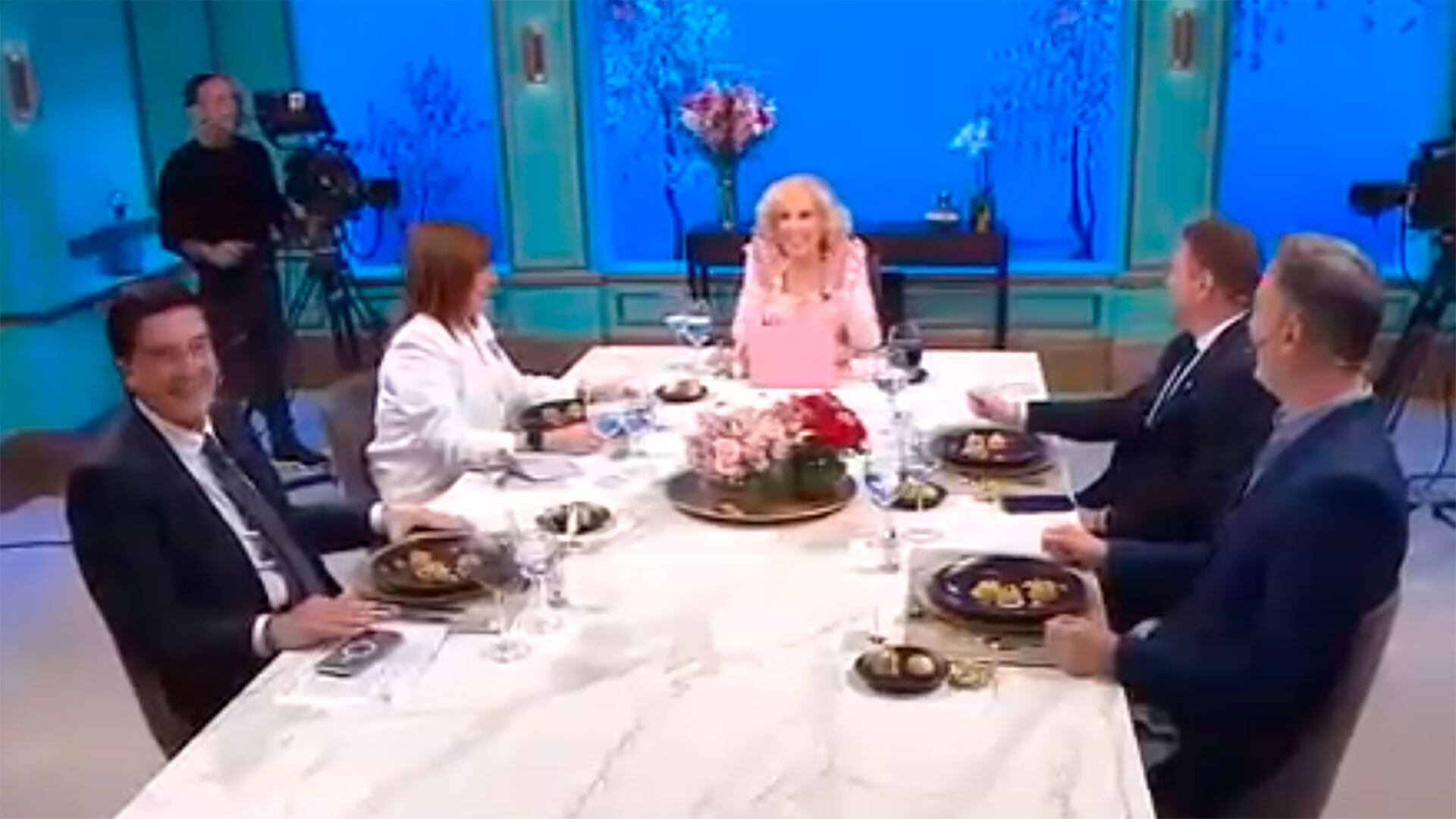 En el programa estuvieron presentes también los periodistas Jonatan Viale y Diego Sehinkman