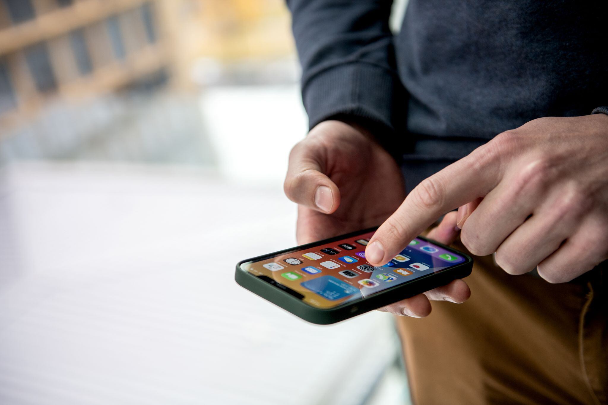 Apple lanza su última actualización antes de la llegada de iOS 17.  Foto: Zacharie Scheurer/dpa