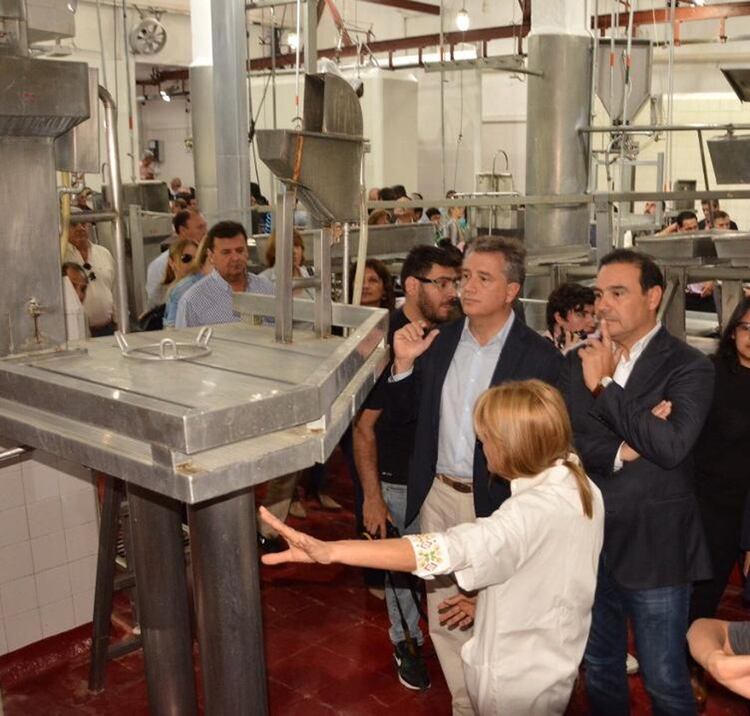 El ministro de Agricultura, Ganadería y Pesca de la Nación, Luis Miguel Etchevehere visitó las instalaciones del frigorífico