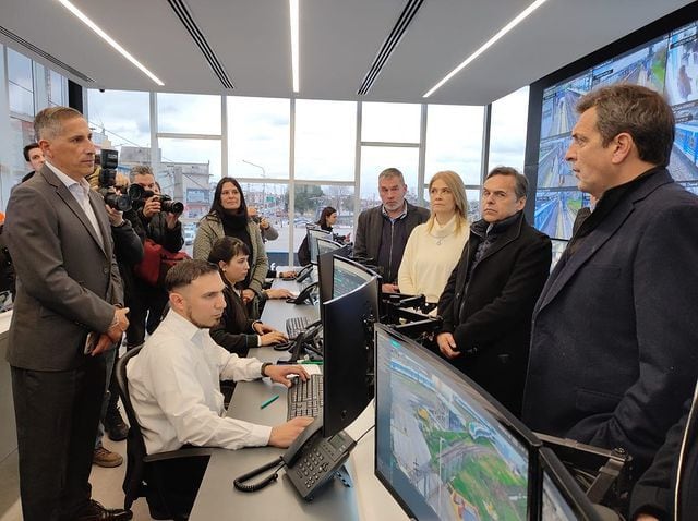 En plan de seguridad de Massa propone ampliar los centros de monitoreo para utilizar la tecnología en el combate contra el delito. En la foto, Eduardo Feijoó, responsable técnico del "modelo Tigre"