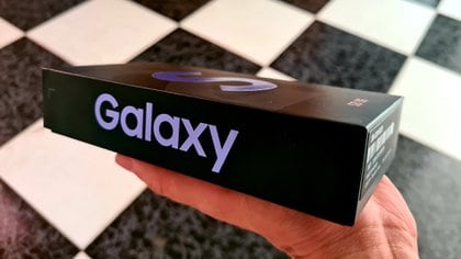 Caja compacta para los nuevos Galaxy S21: sin cargador ni auriculares