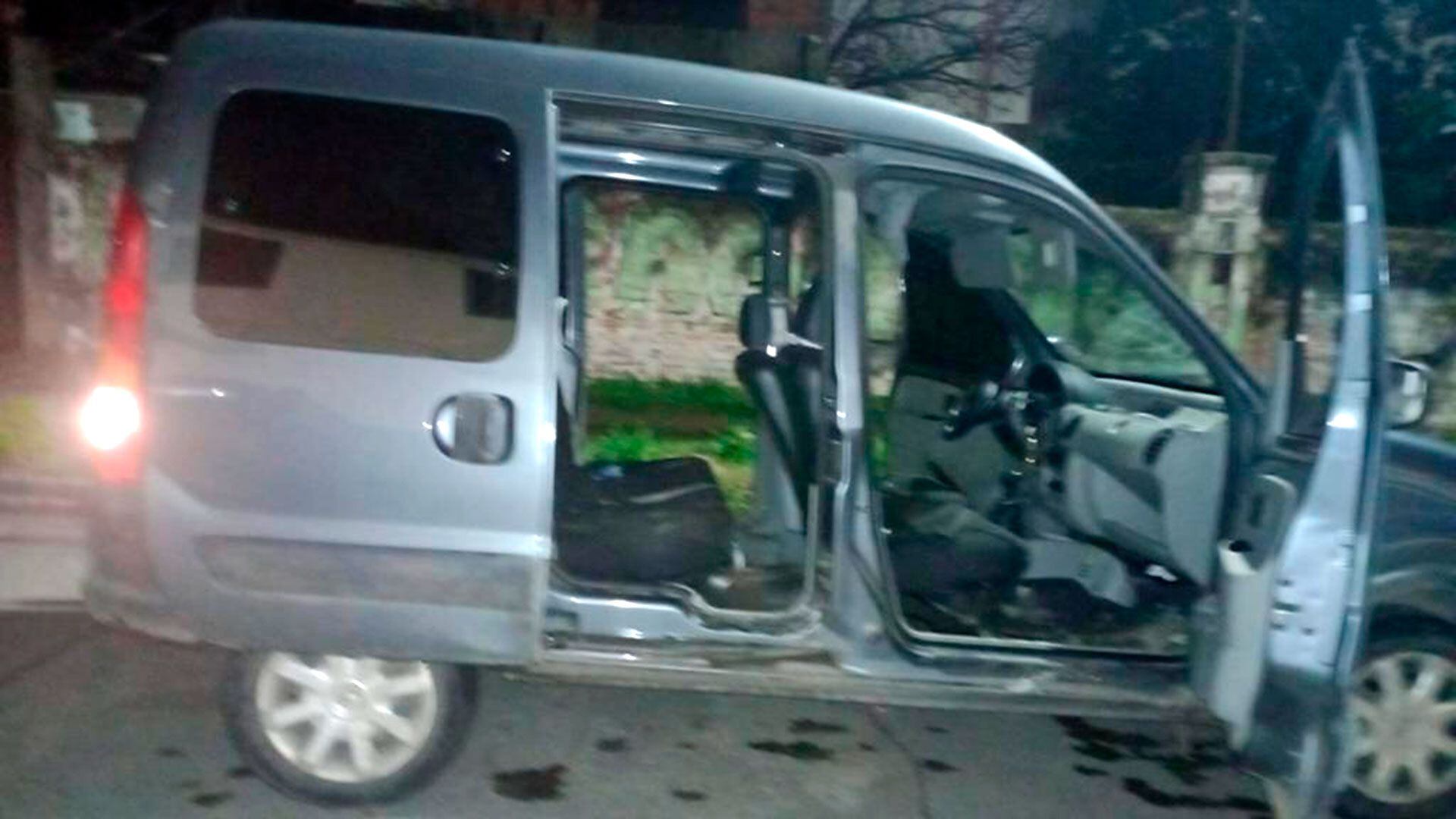 La camioneta en la intentaron escapar en San Francisco Solano