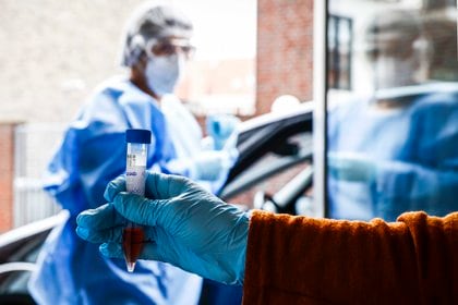 Holanda transfiere pacientes a Alemania, estudia una nueva cepa de COVID-19 (EFE / EPA / VINCENT JANNINK / Archivo)