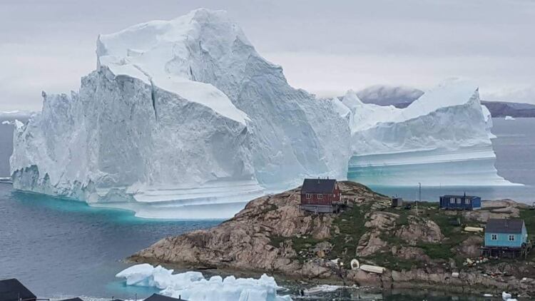 Un iceberg gigante (Ritzau Scanpix/Karl Petersen/ via Reuters)
