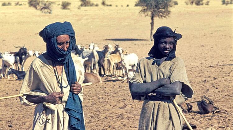 Foto de dos miembros de una comunidad tuareg en Mali en 1974