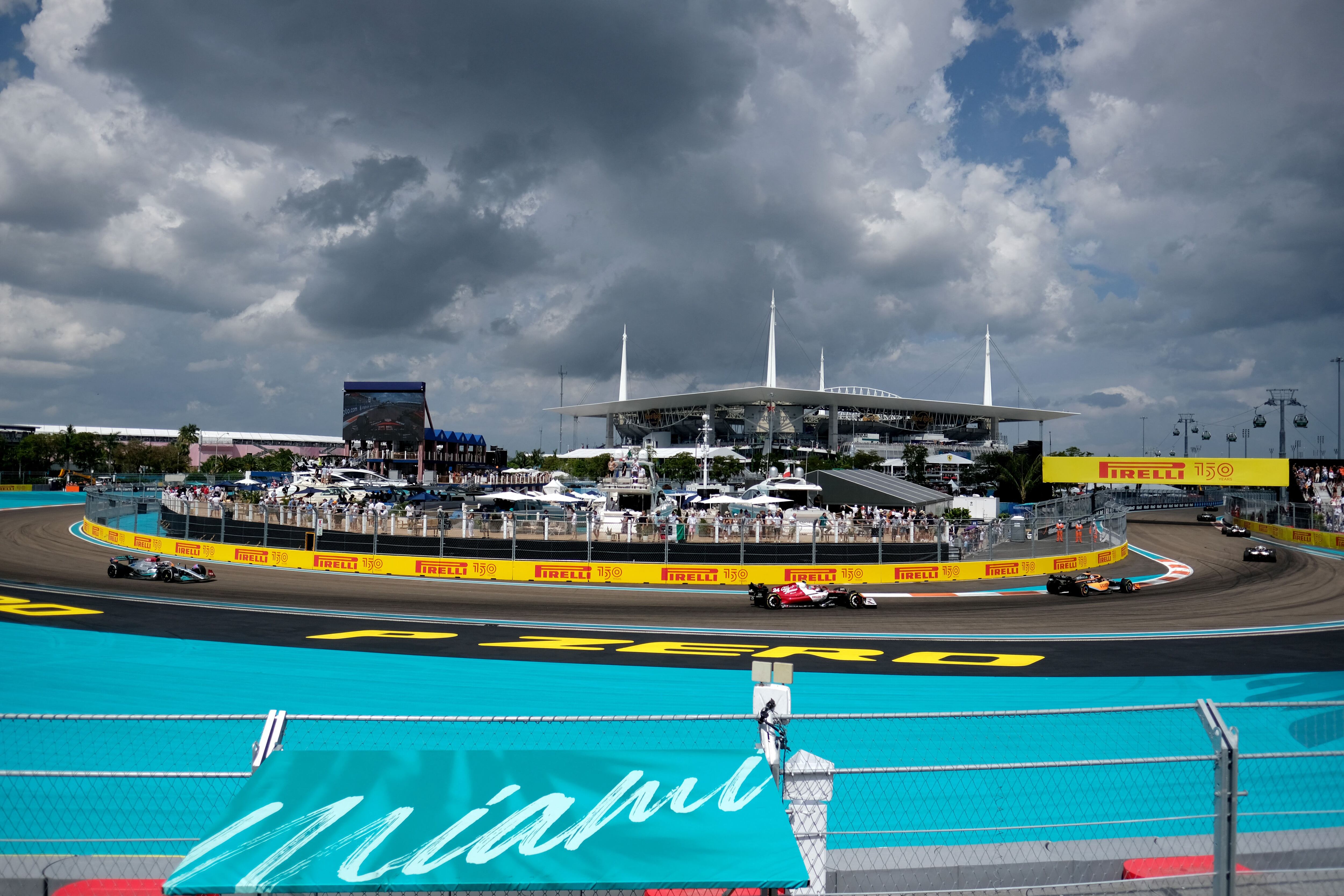 Durante el evento de F1, Miami ofrece una experiencia completa con una variedad de opciones gastronómicas, hoteles de lujo frente al mar y un ambiente vibrante en cada rincón de la ciudad. REUTERS/Ricardo Arduengo