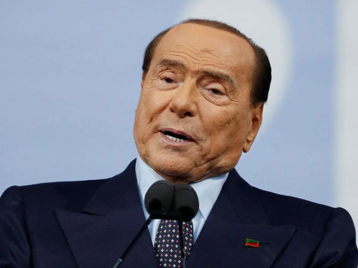 Silvio Berlusconi fue ingresado en terapia intensiva en Miln por un  problema cardaco - Infobae