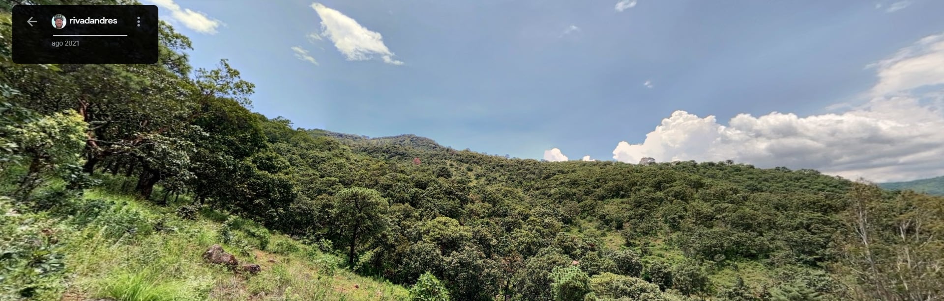 Cerro Cualtenco, Valle de Bravo, donde ocurre un incendio forestal que inició desde el domingo 5 de mayo (Google/Captura de Pantalla)